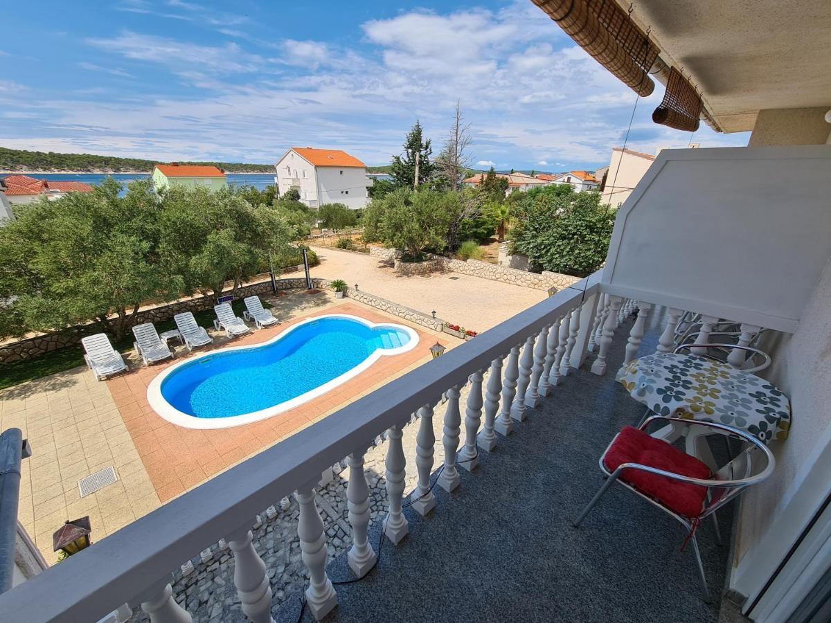 Seaside Apartments With A Swimming Pool Barbat, Rab - 4951 Barbat na Rabu المظهر الخارجي الصورة